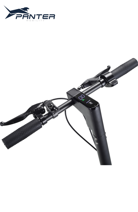Panter Icon Pro sett rett forfra – bred styre og LED-lys synlig